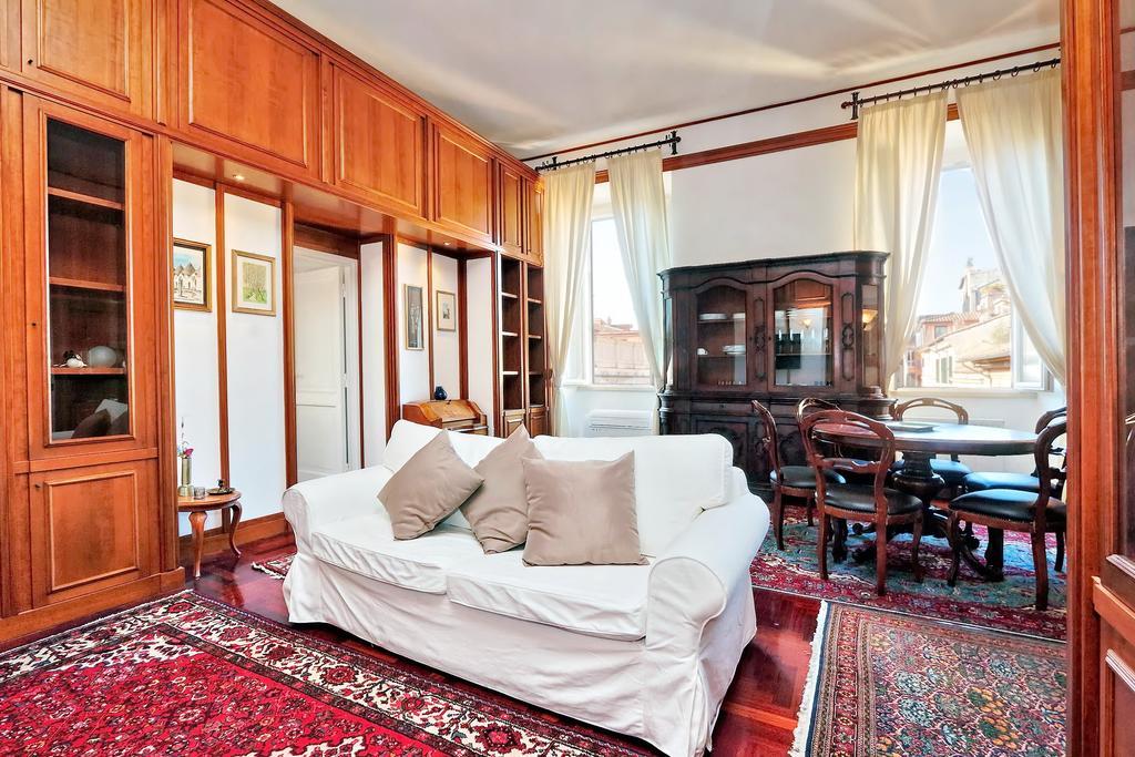 Pantheon Family Romantic Suite Rom